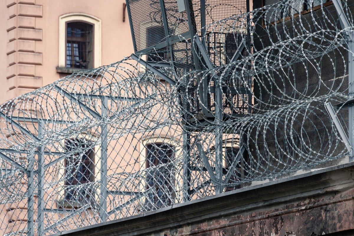 Viral: Prisoner Escapes by Mimicking AI-Generated Voice of Guard